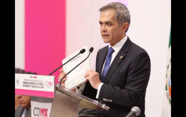 Mancera destaca que ''es nuestro deber preparar a la ciudad para que el nuevo aeropuerto represente oportunidad y prosperidad''. TWITTER / @ManceraMiguelMX