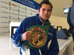 La negociación para que Carlos Cuadras peleé con 'Chocolatito' sigue su curso. TWITTER / @cuadrasOficial