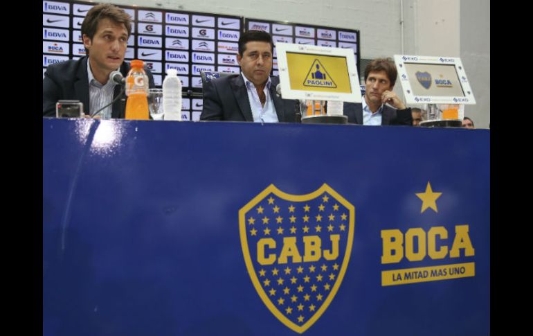 Los hermanos Gustavo y Guillermo Barros Schelotto tienen la tarea de resucitar a Boca. EFE / D. Fernández