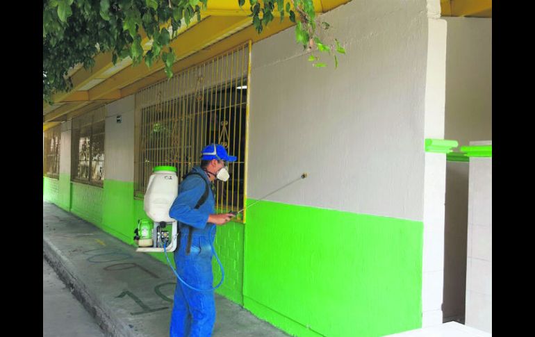 Se brindó asesoría a niños en materia de prevención para que transmitan el mensaje a sus familiares. ESPECIAL /