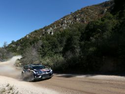 Jari-Matti Latvala es primero luego de los primeros seis tramos. EFE / U. Ruiz