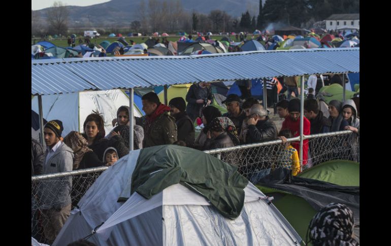 El campo de refugiados en Idomeni tiene capacidad para unas dos mil personas y se ha sobrepoblado radicalmente. EFE / G. Licovski