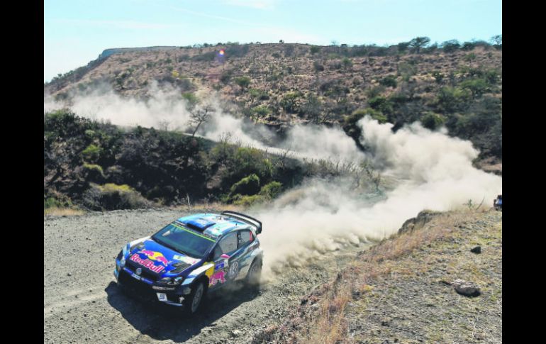 Jari-Matti Latvala compite en su VW Polo R WRC en el circuito Otates, en el Campeonato Mundial de Rallys en León. AFP / R. Schemit