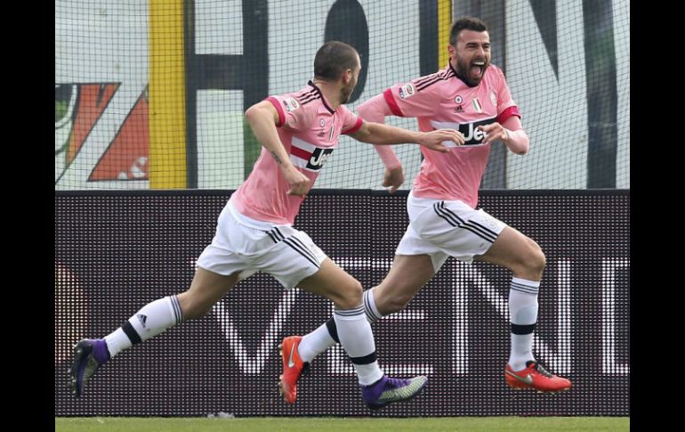 Andrea Barzagli abrió el marcador al minuto 24. AP / P. Magni