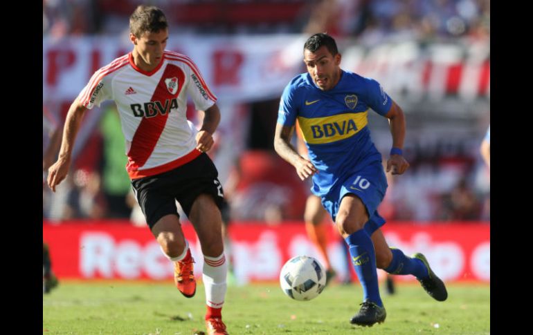 Boca es el último campeón de la primera división y River el último ganador de la Copa Libertadores. EFE / N. Aguilera