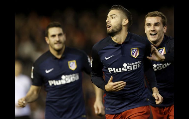 Al minuto 85, el centrocampista belga, Yannick Ferreira (centro); anotó el tercer gol a favor del 'Atleti'. EFE / J.C. Cárdenas