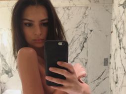 El perfil de la modelo está adornado por una selfie en la que aparece desnuda. INSTAGRAM / @emrata