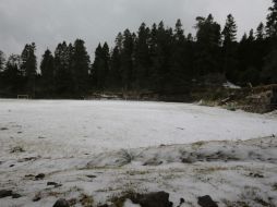 El pronóstico del SMN es que los vientos fuertes, las lluvias, la caída de nieve y aguanieve persistirán hasta el sábado. EFE / M. Guzmán