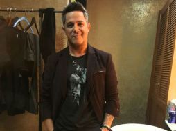 La fuente mencionó que el productor, Miguel Ángel Fox, habló con ambos cantantes. TWITTER / @AlejandroSanz