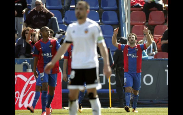 Los hombres del inglés Gary Neville se quedan siete puntos por encima del descenso. EFE / M. Bruque