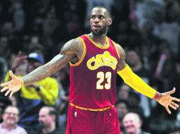 La estrella LeBron James consiguió 27 puntos en su cuenta personal para encabezar el ataque de los Cavaliers. AP / A. Gallardo