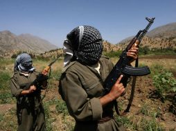 Simpatizantes del PKK continúan con el bloqueo de carreteras y tiroteos en pueblos donde permanecen atrincherados. AFP /