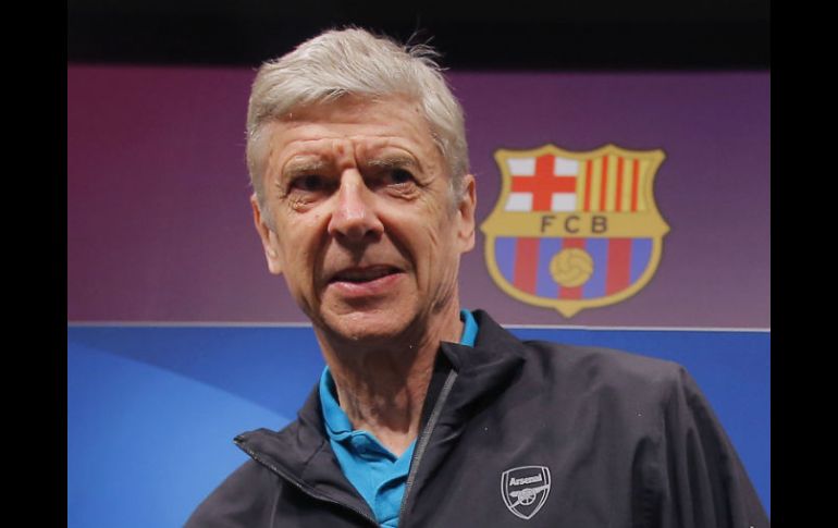 El técnico Arsene Wenger va a tomar riesgos en la eliminatoria. AP / M. Fernández