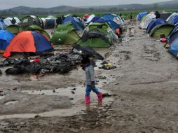 Grecia estima que hay hasta 14 mil personas varadas en Idomeni debido al cierre de la frontera con Macedonia. AFP / S. Mitrolidis