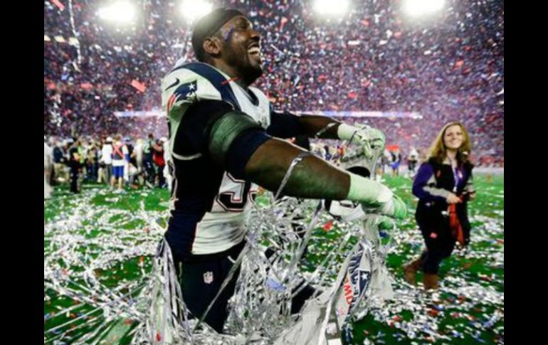 Chandler Jones militó por cuatro temporadas con los Patriotas, donde logró un anillo de Super Bowl. TWITTER / @Chan95Jones