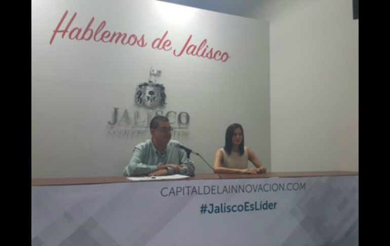 Durante una rueda de prensa, Ayón López reconoce que hay agrupaciones de profesores que han amenazado con manifestarse. TWITTER / @pacoayon