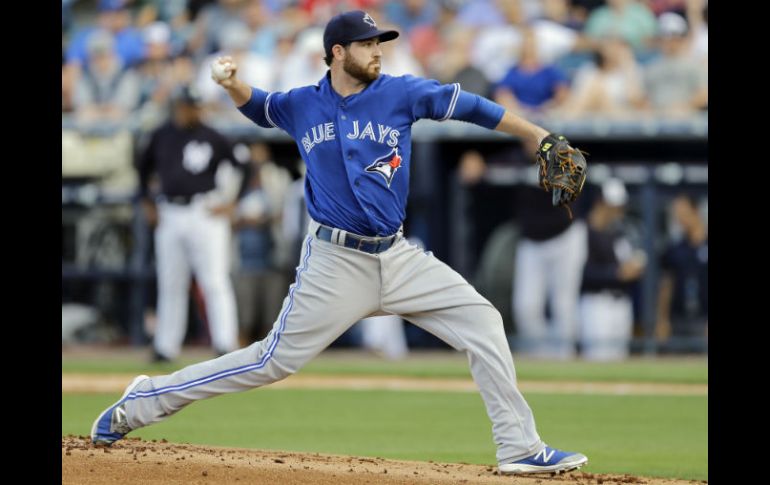 Drew Hutchison fue el pitcher abridor con buena labor hasta los cinco outs, porque después recibió un toletazo. AP / C. O'Meara