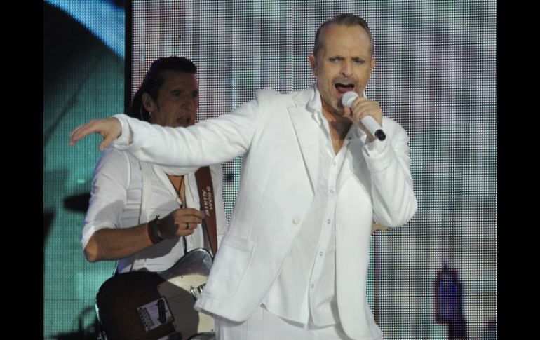 Bosé promete que será ''una noche íntima e inolvidable''. NTX / ARCHIVO