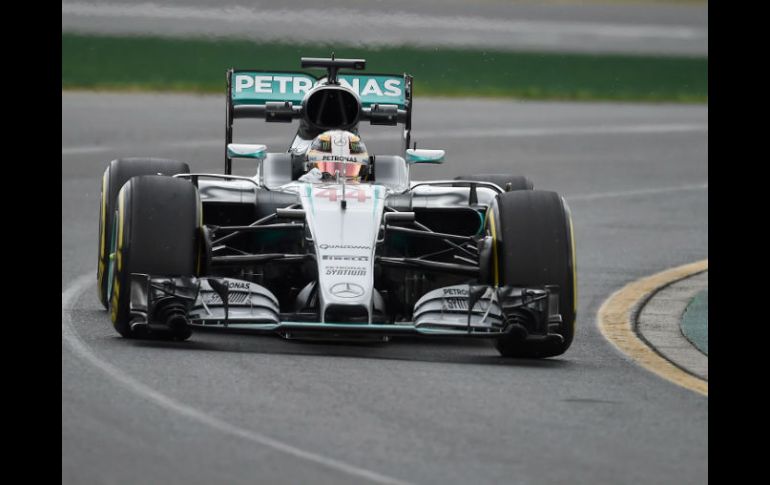 La primera sesión de prácticas libres del Gran Premio de Australia estuvo marcada por la lluvia y los cambios de neumáticos. AFP / S. Khan