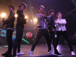 La banda CD9 deleitó a miles de adolescentes que acudieron al evento. EL INFORMADOR / R. Tamayo