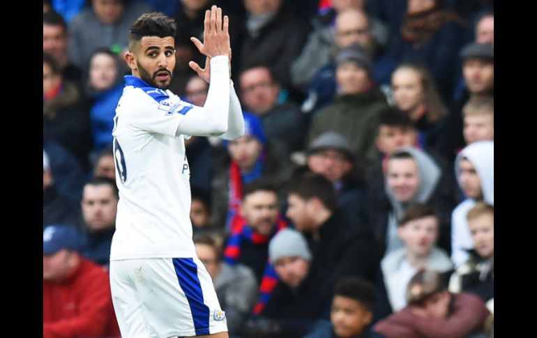 El francés Riyad Mahrez (foto) anota el primer gol, en el minuto 34; el defensa irlandés Damien Delaney hace el segundo en el 92. EFE / F. Arrizabalaga