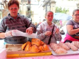 Este domingo comenzaron a trabajar 120 comerciantes con permiso; aumentará el número a partir de este lunes. EL INFORMADOR / A. Hinojosa