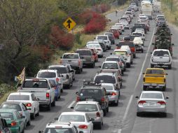 La Secretaría de Comunicaciones y Transportes expuso que el tránsito en las vías federales deberá ser con vehículos en buen estado. EFE / U. Basurto