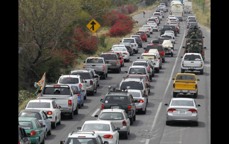 La Secretaría de Comunicaciones y Transportes expuso que el tránsito en las vías federales deberá ser con vehículos en buen estado. EFE / U. Basurto