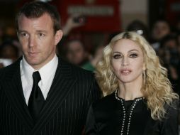 Madonna y el cineasta Guy Ritchie mantienen un pleito legal por la custodia de su hijo Rocco. AP / ARCHIVO