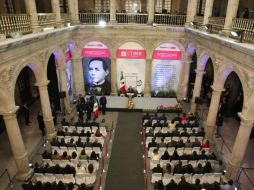 En la conmemoración por el Natalicio de Juárez, Mancera asegura que la construcción de la leyes en la Ciudad ''jamás será regresiva''. TWITTER / @ManceraMiguelMX