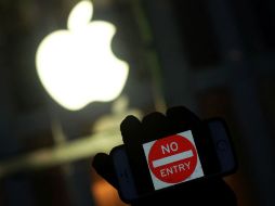 El gobierno había acudido a la justicia para obligar a Apple a desbloquear el aparato. AFP / ARCHIVO