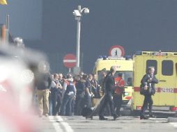 La policía continuaba inspeccionando el aeropuerto de Zaventem. EFE / L. Dubrule