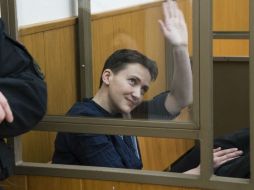 Nadezhda Savchenko se puso a cantar al escuchar el veredicto. AP / I. Sekretarev