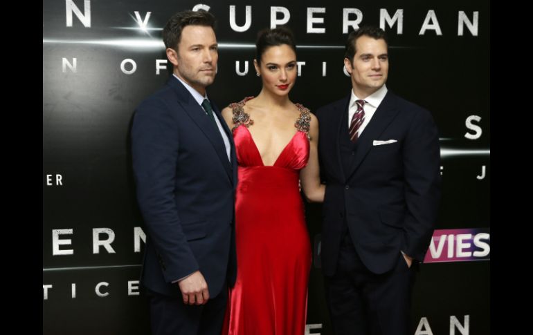 Ben Affleck, Henry Cavill y Gal Gadot asistieron a la premier de la cinta en Londres. AP / T. Ireland