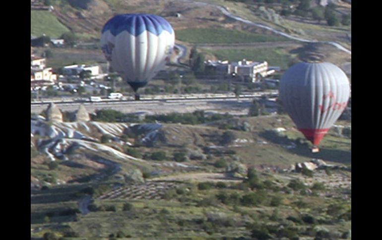 La víspera, un globo aerostático de la empresa Club de Aeronautas de México se desplomó con 13 pasajeros a bordo. EFE / ARCHIVO