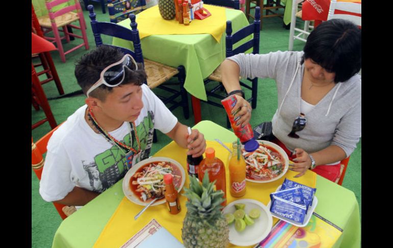 30 por ciento del gasto que realizan los turistas internacionales es en alimentos. NTX / ARCHIVO