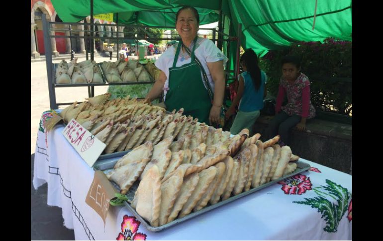 Autoridades supervisaron la instalación de los puestos de empanadas. ESPECIAL / Gobierno de Zapopan