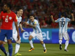 Di María igualó a los 19 minutos y Mercado silenció el estadio Nacional a los 24. AP / L. Hidalgo