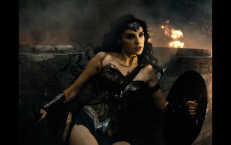 En 'Batman vs Superman' ofrece un adelanto de sus habilidades de lucha. TWITTER / @BatmanvSuperman