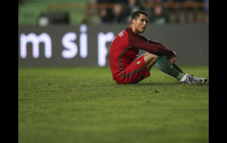 Cristiano Ronaldo falló un penal en el 66 y luego envió fuera tras el rechace, cuando tenía todo a favor para marcar. EFE / P. Cunha