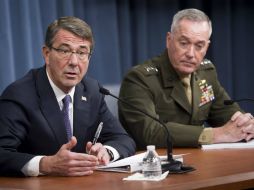 El jefe del Estado Mayor de las Fuerzas Armadas, el general Joe Dunford y el ministro de Defensa, Ashton Carter. AFP / S. Loeb