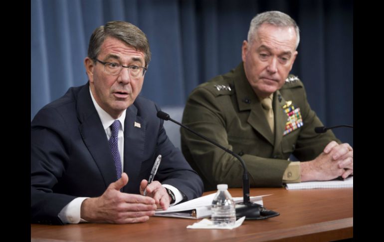 El jefe del Estado Mayor de las Fuerzas Armadas, el general Joe Dunford y el ministro de Defensa, Ashton Carter. AFP / S. Loeb