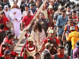 Durante el viacrucis se otorgaron 14 mil atenciones médicas principalmente a nazarenos. NTX / I. Hernández