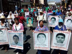 Padres de los normalistas agregaron que la lucha por la presentación de sus hijos va a continuar. SUN / ARCHIVO