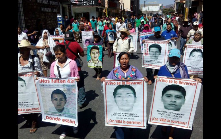 Padres de los normalistas agregaron que la lucha por la presentación de sus hijos va a continuar. SUN / ARCHIVO