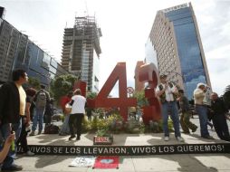 El acto simbólico se llevó a cabo en el antimonumento ubicado en Paseo de la Reforma. SUN / Y. Xolalpa