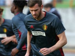 Nicolas Lombaerts entrena antes del amistoso Portugal-Bélgica con un mensaje en memoria de las víctimas de los atentados de Bruselas. AP / S. Governo