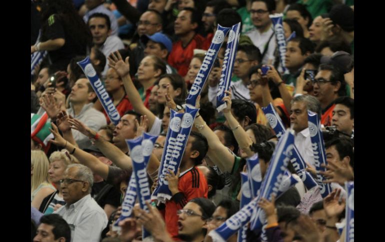 La afición en el Azteca no prestó atención a la recomendación. SUN / C. Mejía