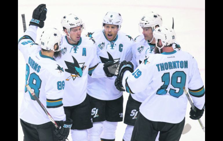 Los Sharks están en la lista de los equipos de la NHL con más seguidores en México. AP / D. Dyck