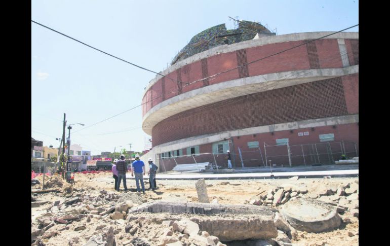 Imposible pasar. Alrededores del Centro Cultural Constitución, en pleno centro de la 'Consti'. EL INFORMADOR / P. Franco